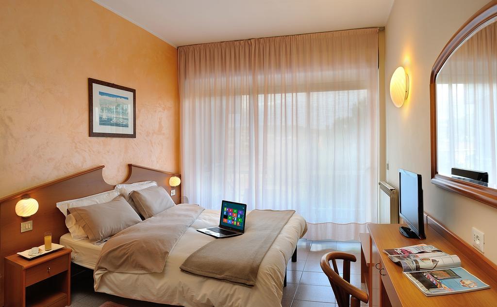 Corallo Wellness Hotel Diano Marina Exterior foto